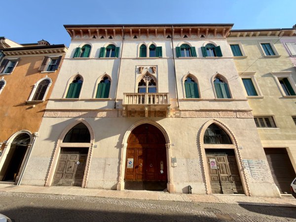 appartamento in vendita a Verona in zona Veronetta