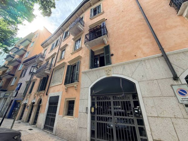 ufficio in vendita a Verona in zona Centro Storico