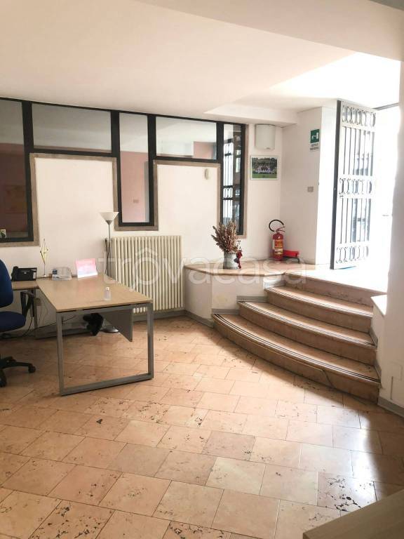 ufficio in vendita a Verona in zona Centro Storico