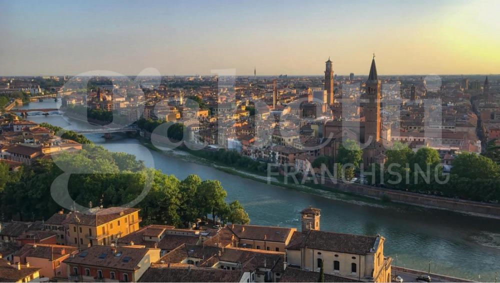 appartamento in vendita a Verona in zona Centro Storico