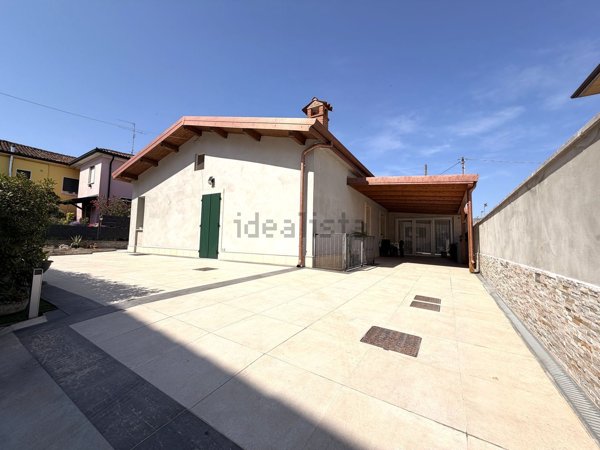 casa indipendente in vendita a Verona in zona Cadidavid