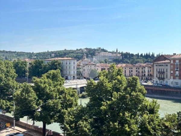 appartamento in vendita a Verona in zona Centro Storico