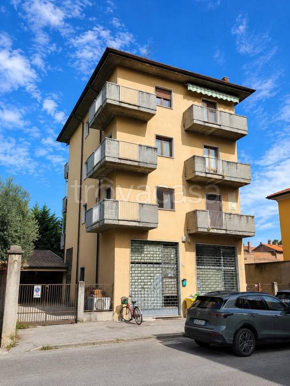 appartamento in vendita a Verona in zona Borgo Roma
