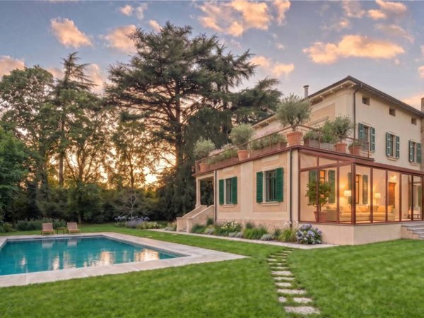 casa indipendente in vendita a Verona