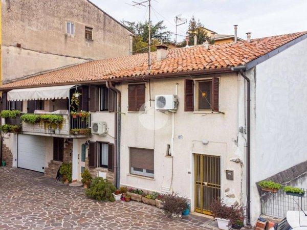 casa indipendente in vendita a Verona in zona San Pancrazio