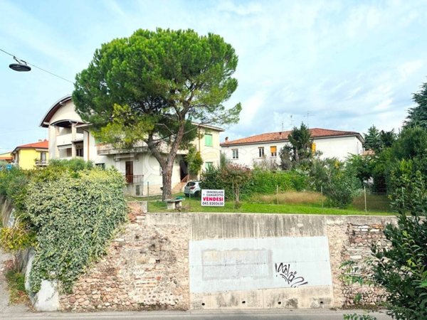 casa indipendente in vendita a Verona in zona San Massimo all'Adige