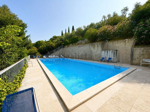 casa indipendente in vendita a Verona in zona Valdonega