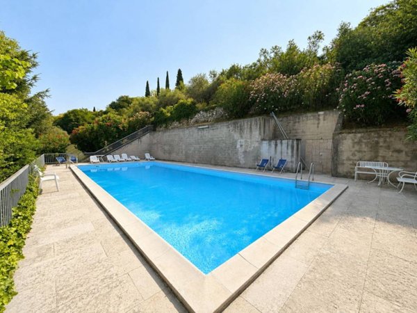 casa indipendente in vendita a Verona in zona Valdonega