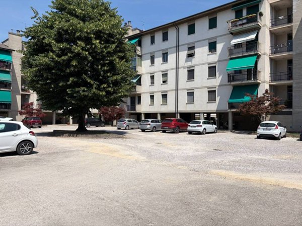 appartamento in vendita a Verona in zona Golosine