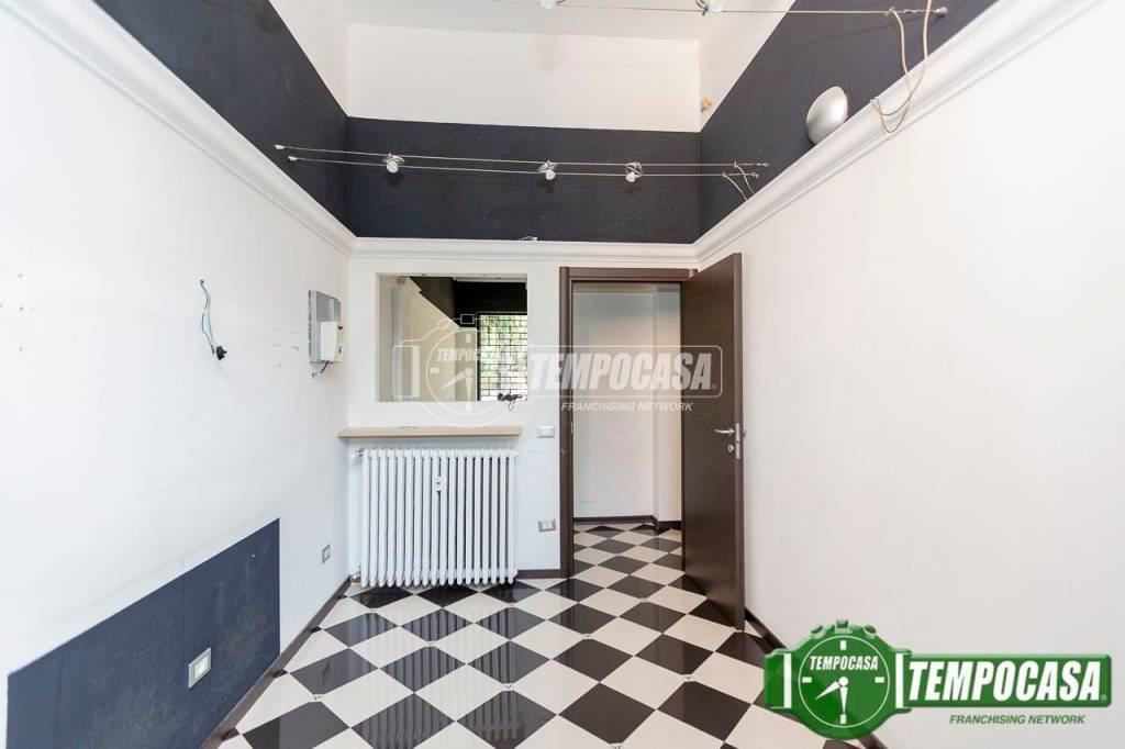 negozio in vendita a Verona in zona Borgo Milano