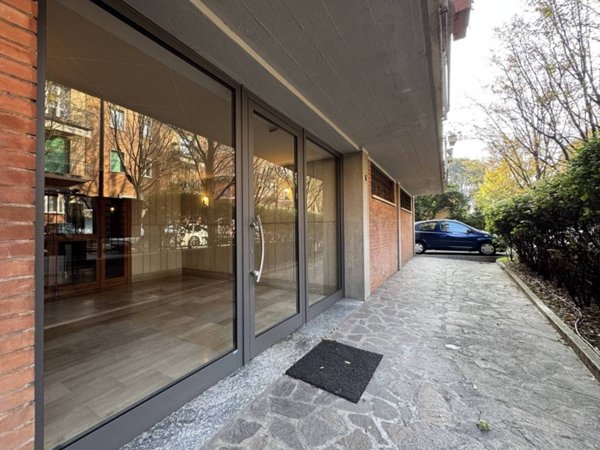 locale commerciale in vendita a Verona in zona Valdonega