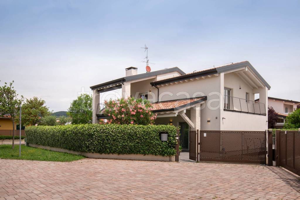 casa indipendente in vendita a Verona in zona Musicisti / Santa Croce