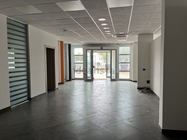 locale di sgombero in vendita a Verona in zona Borgo Roma