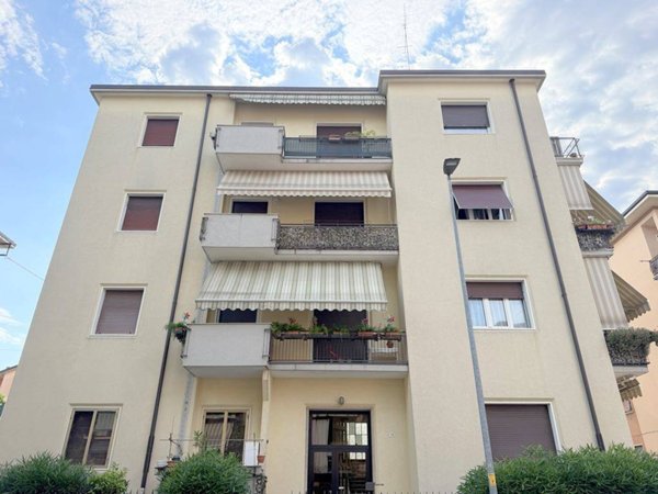 appartamento in vendita a Verona in zona Golosine
