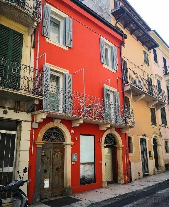 intera palazzina in vendita a Verona in zona Veronetta