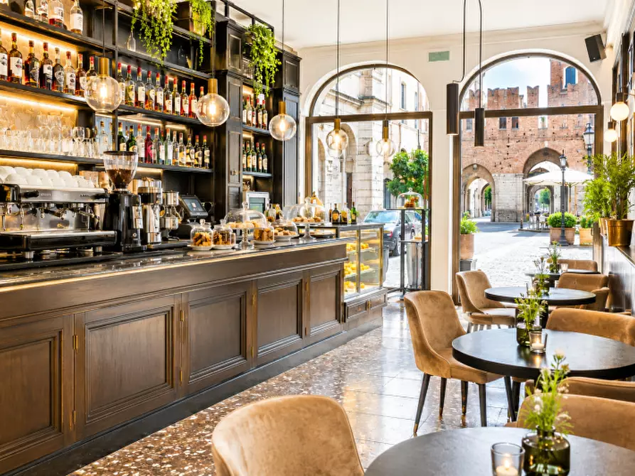 negozio in vendita a Verona in zona Centro Storico