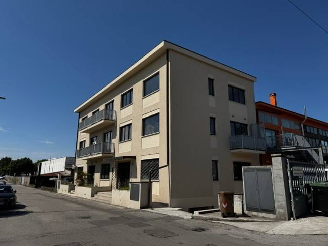ufficio in vendita a Verona in zona Golosine