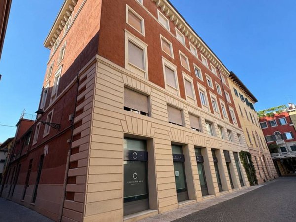 appartamento in vendita a Verona in zona Centro Storico