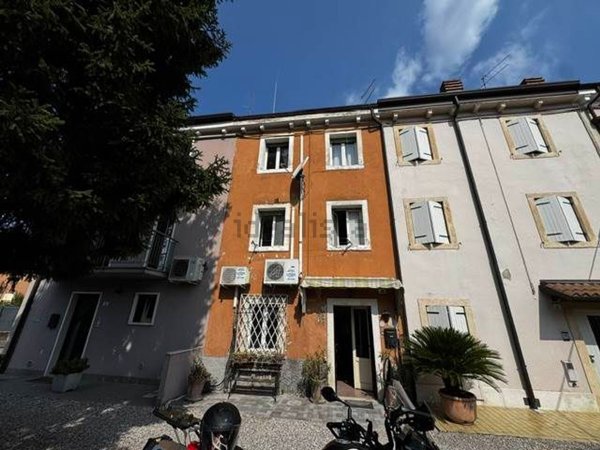 appartamento in vendita a Verona in zona Santa Lucia