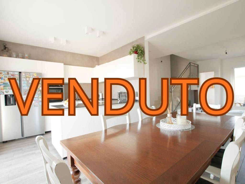 casa indipendente in vendita a Verona in zona Cadidavid