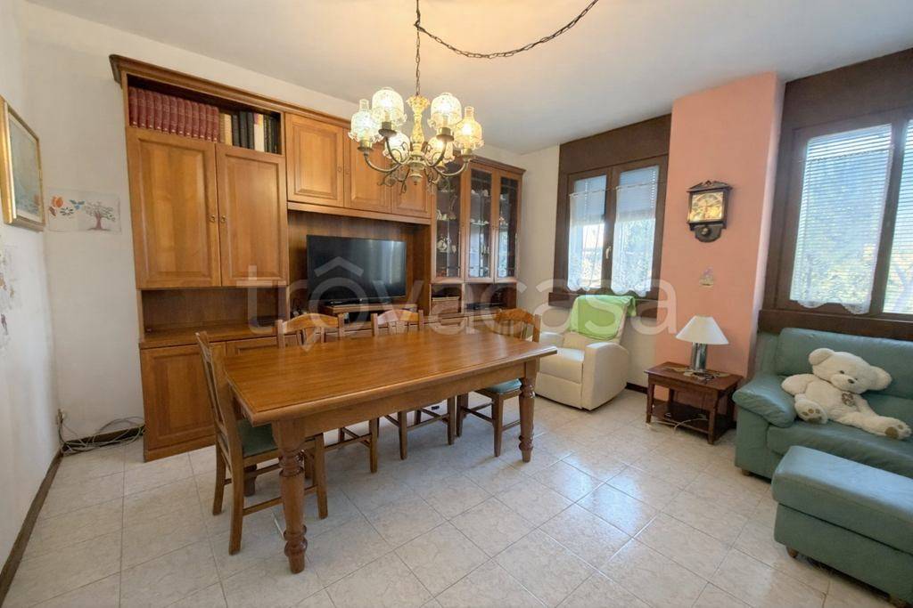 appartamento in vendita a Verona in zona Golosine