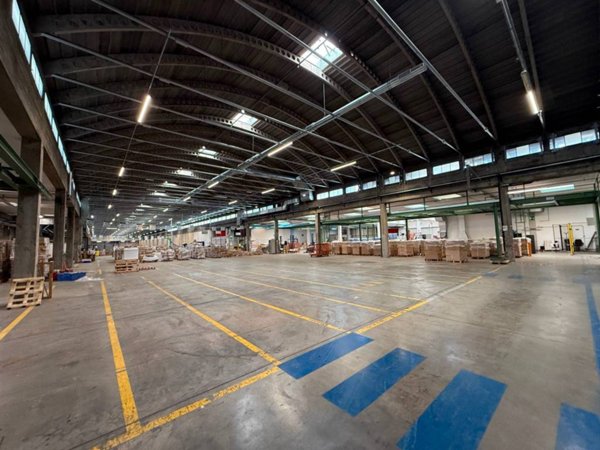 locale commerciale in vendita a Verona