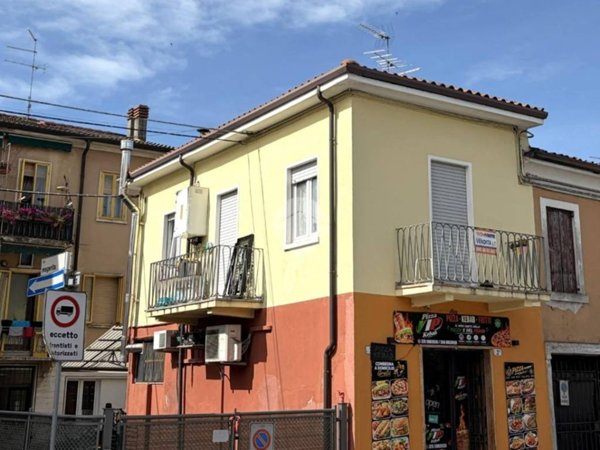 casa indipendente in vendita a Verona in zona Cadidavid