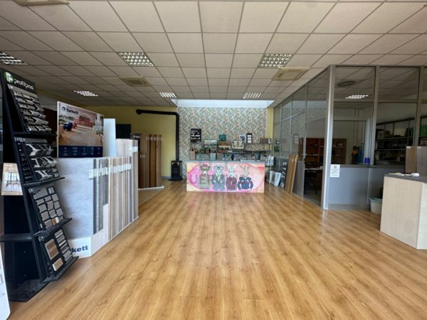 locale commerciale in vendita a Verona