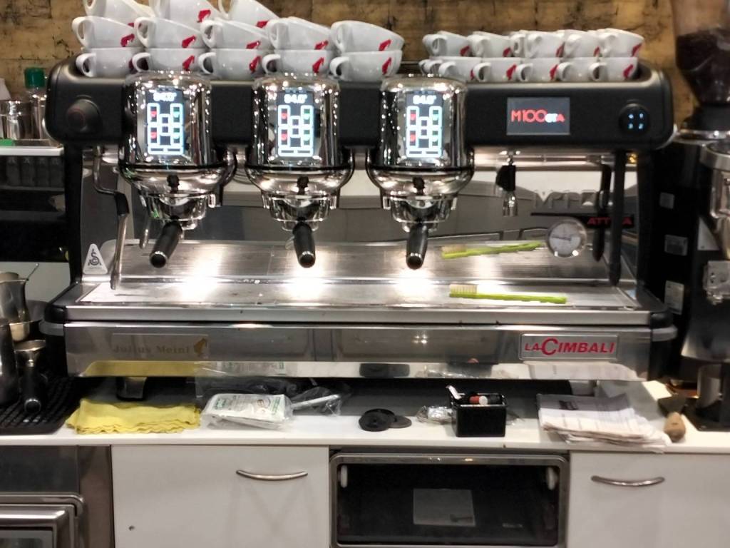 negozio in vendita a Verona in zona Porto Crencano