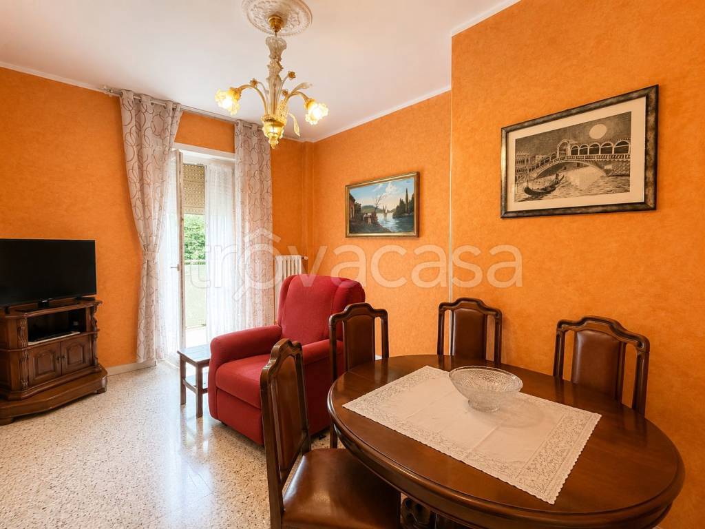 appartamento in vendita a Verona in zona Saval