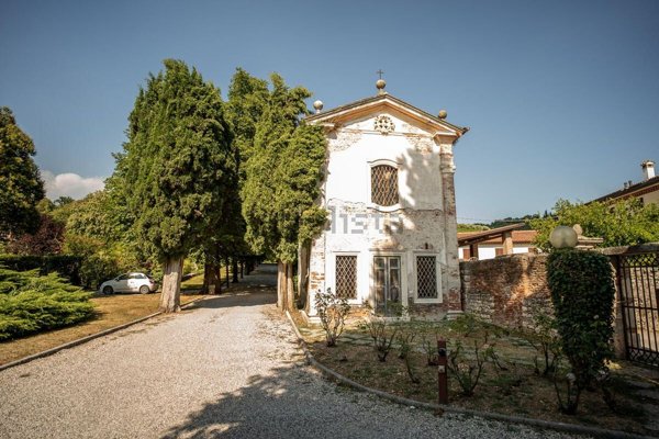 casa indipendente in vendita a Verona