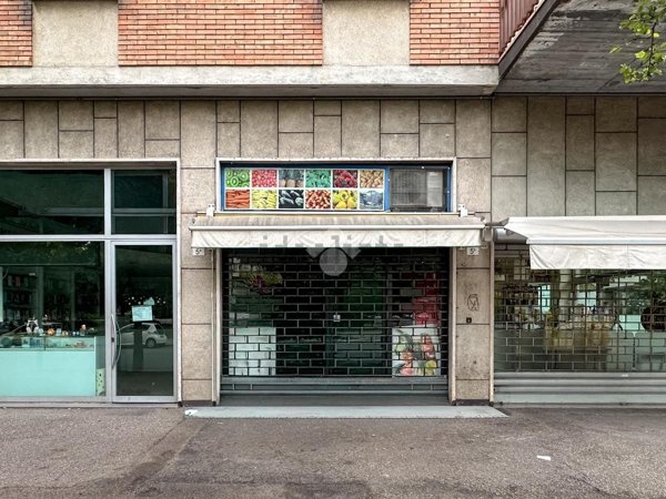 negozio in vendita a Verona in zona Borgo Trento