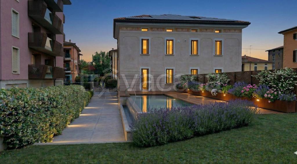 casa indipendente in vendita a Verona in zona Cittadella