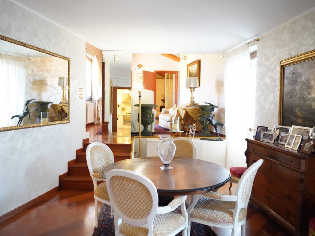 appartamento in vendita a Verona in zona Centro Storico