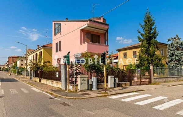casa indipendente in vendita a Verona in zona Borgo Roma