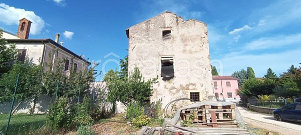 casa indipendente in vendita a Verona