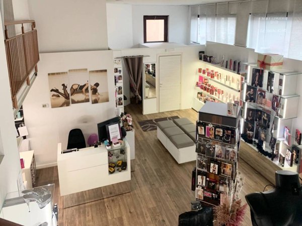 negozio in vendita a Verona in zona Borgo Milano