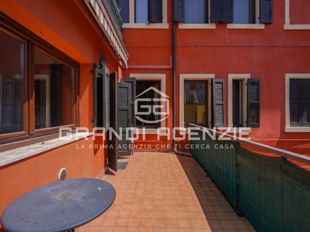 appartamento in vendita a Verona in zona Borgo Roma