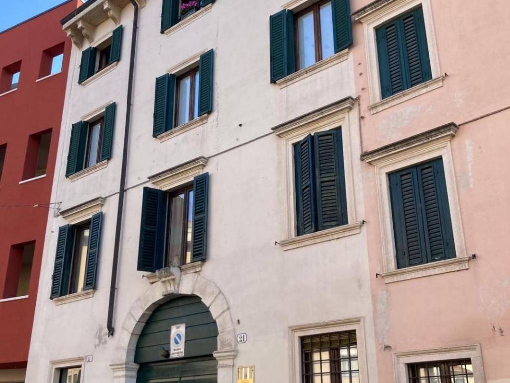 appartamento in vendita a Verona in zona Cittadella