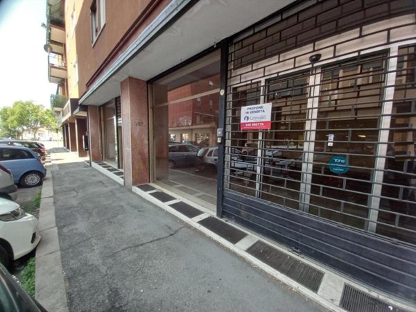 negozio in vendita a Verona in zona Borgo Venezia / Borgo Trieste