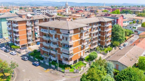 appartamento in vendita a Verona in zona Borgo Roma