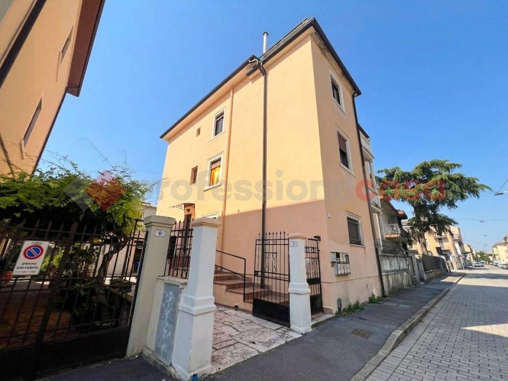 appartamento in vendita a Verona in zona Borgo Venezia / Borgo Trieste