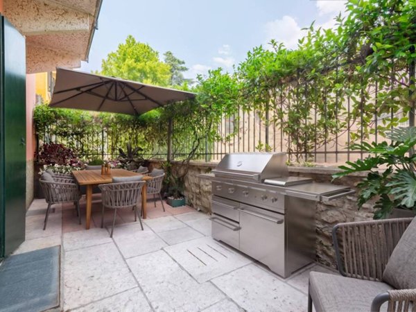 casa indipendente in vendita a Verona in zona Avesa