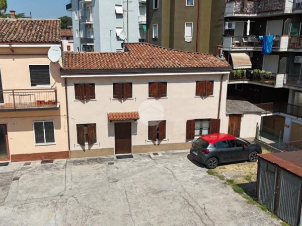 casa indipendente in vendita a Verona in zona San Michele Extra