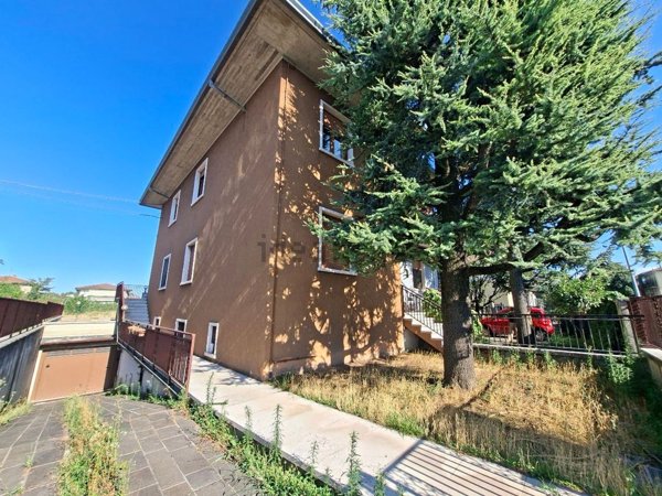 casa indipendente in vendita a Verona in zona Cadidavid