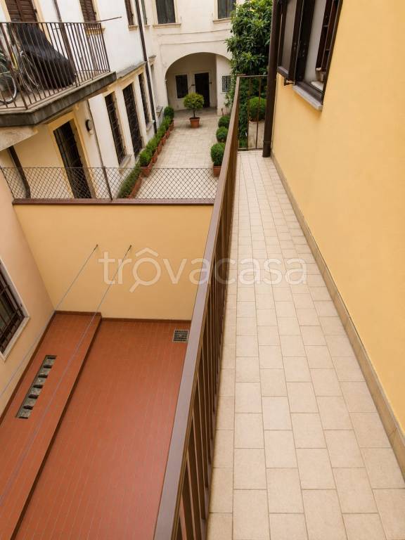casa indipendente in vendita a Verona in zona Centro Storico