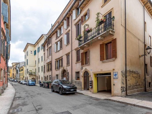 appartamento in vendita a Verona in zona Centro Storico