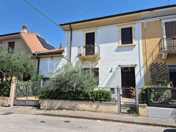 casa indipendente in vendita a Verona in zona Borgo Venezia / Borgo Trieste