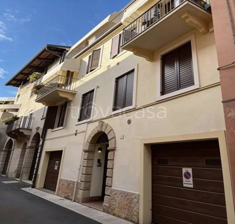 appartamento in vendita a Verona in zona Centro Storico