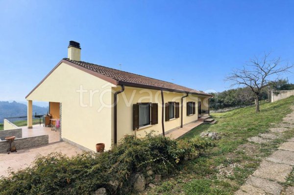 casa indipendente in vendita a Verona